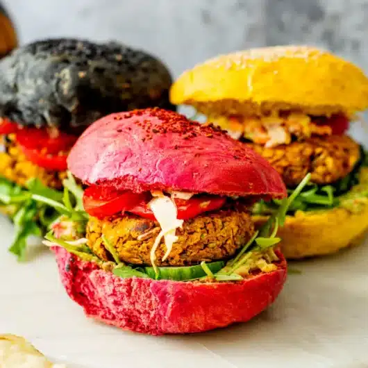 EM Burger schwarz, rot, gold