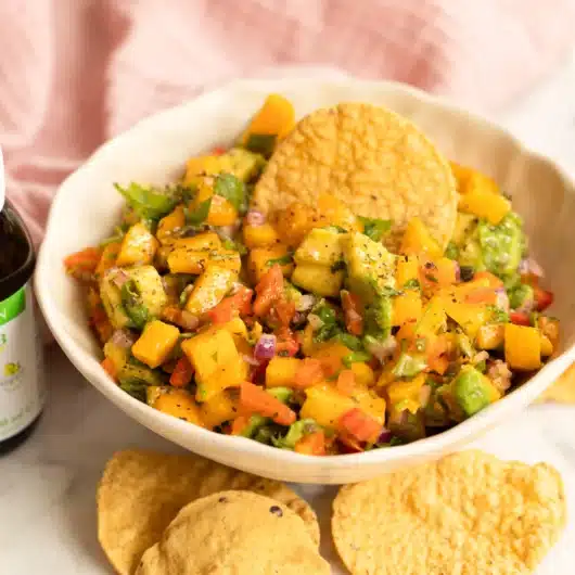 Fruchtige Mango-Avocado-Salsa