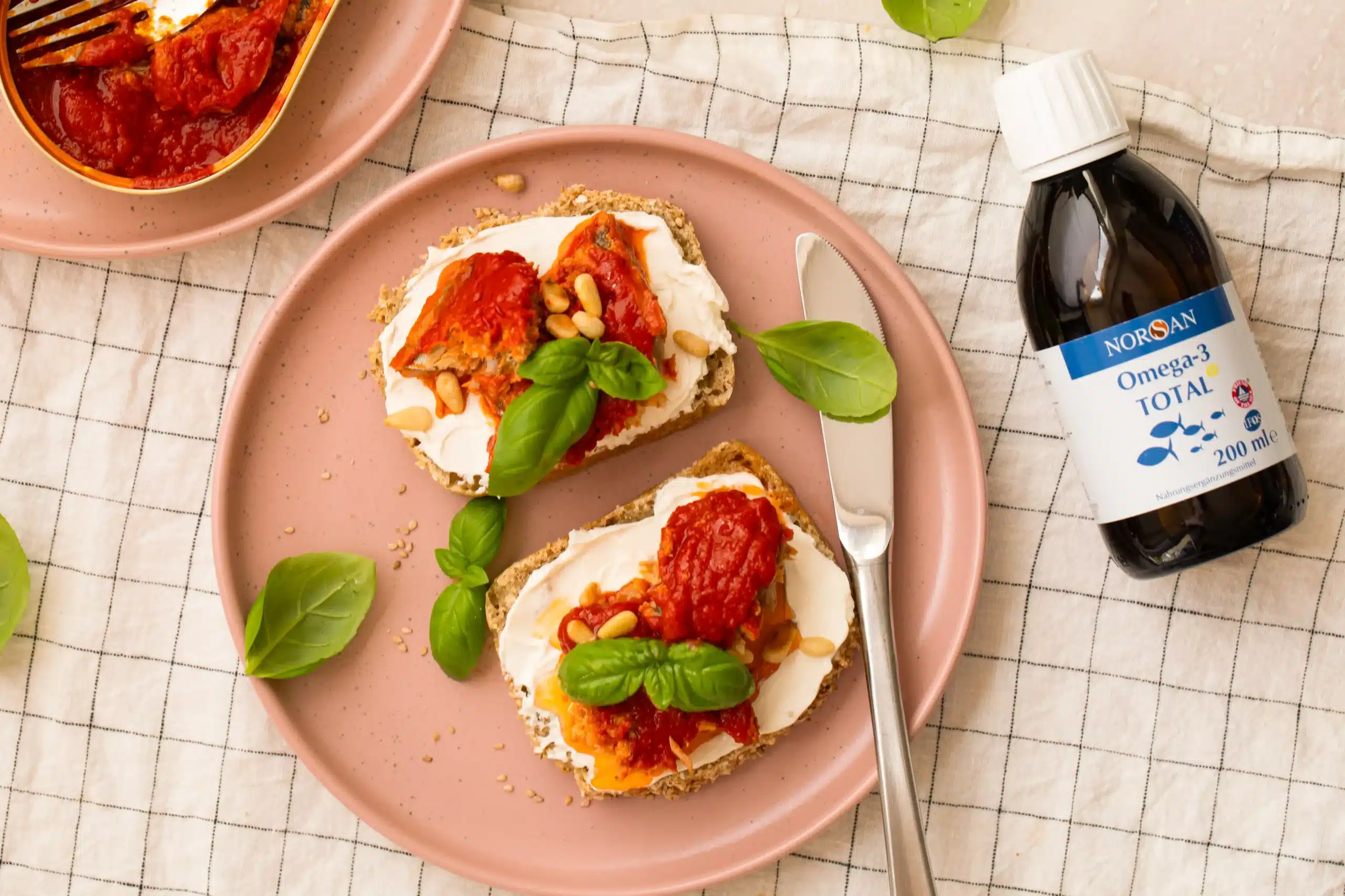 Omega-3 Stulle mit Makrele in Tomatensauce