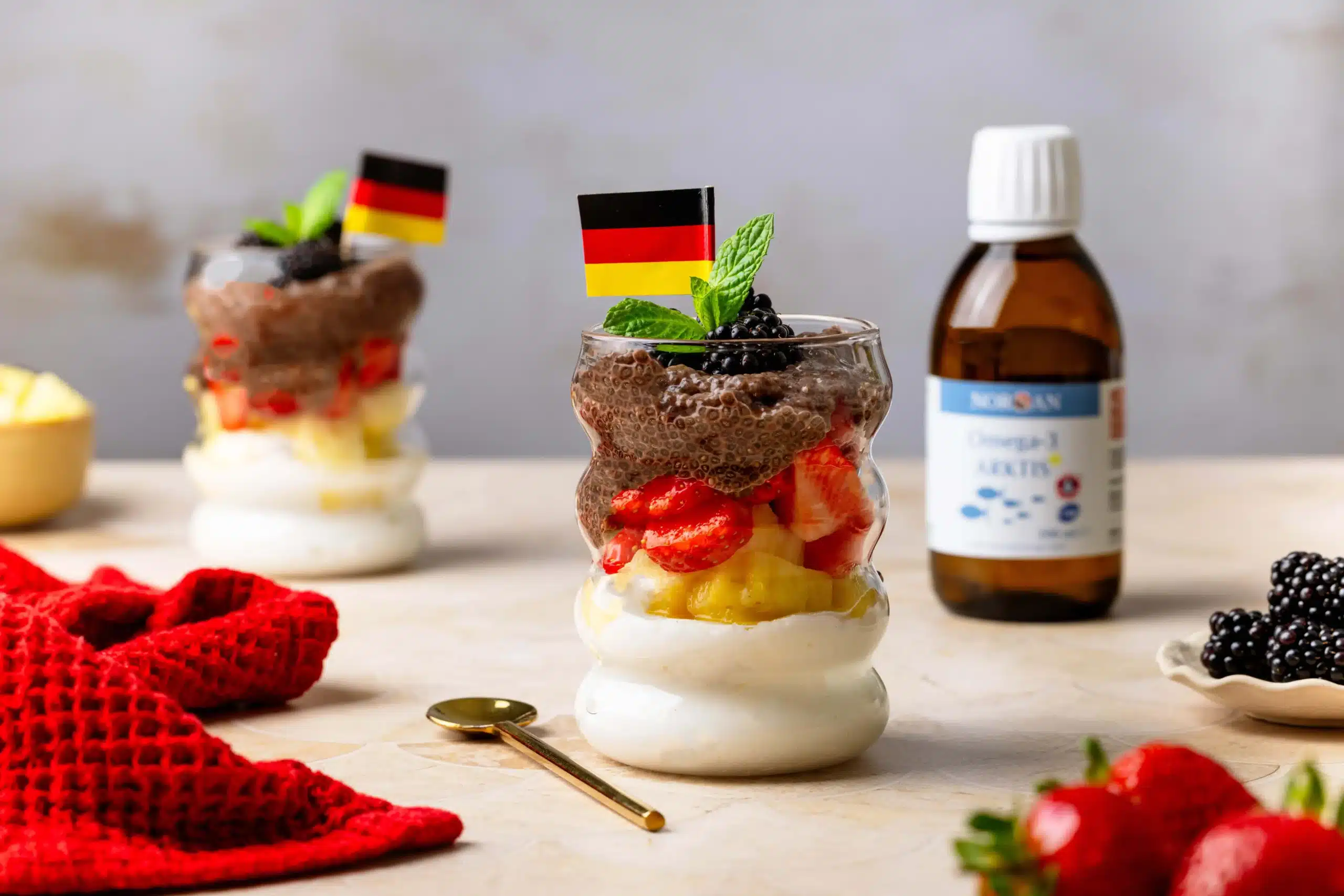 Omega-3 Dessert in schwarz, rot, gold